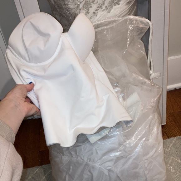 Wedding dress size is - Picture 11 of 11